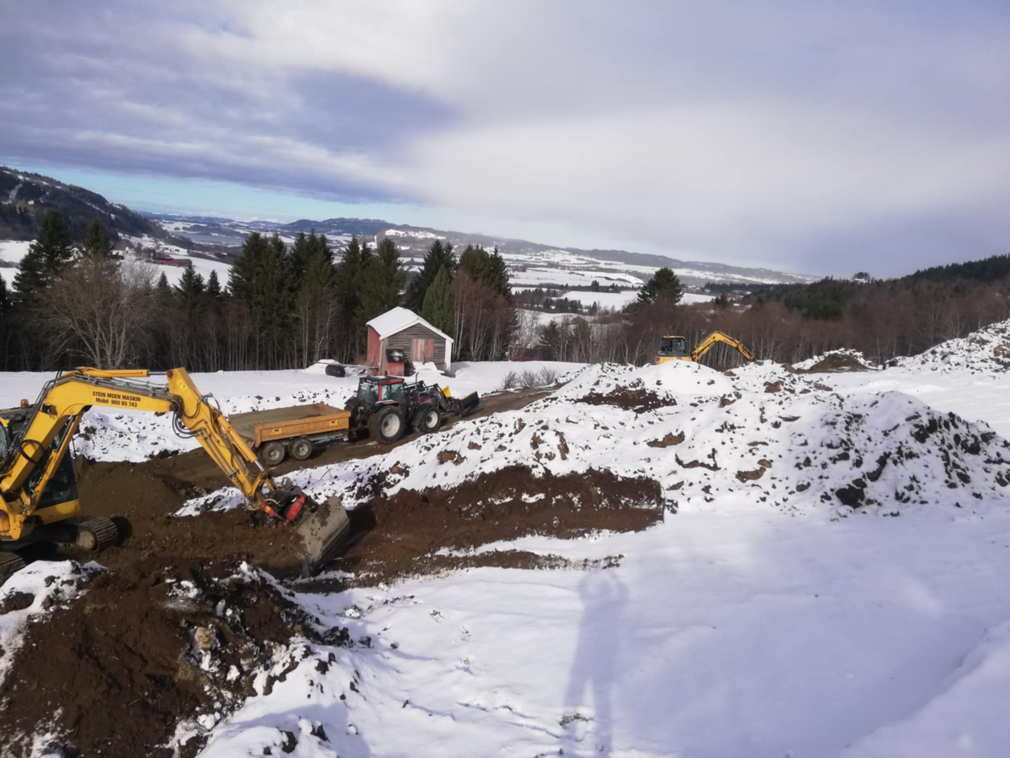 Transport av masser med traktor og henger